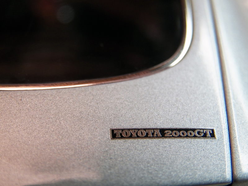 Illustration for article titled LaLD Car Week 1:18 AutoArt Toyota 2000gt